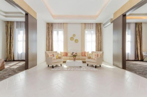 The Opulent Oasis by NeWave Apartments